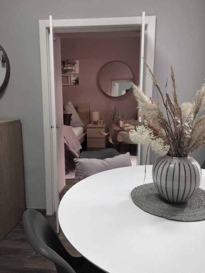 Апартаменты Magnolia Apartman Шопрон Экстерьер фото