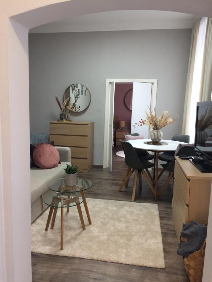 Апартаменты Magnolia Apartman Шопрон Экстерьер фото